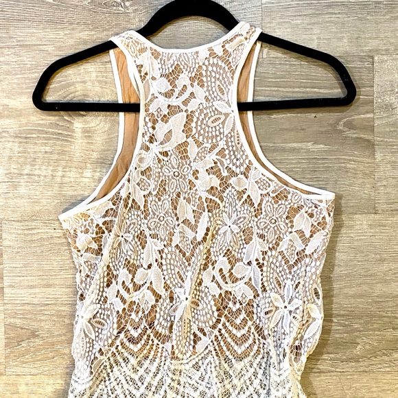 Express Lace Overlay Top - Picture 5 of 6